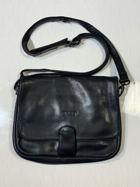 BREE Black Leather Satchel Crossbody - Classic Women's Shoulder Bag